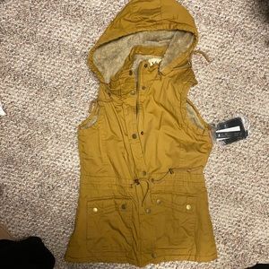 Mustard utility vest NWT